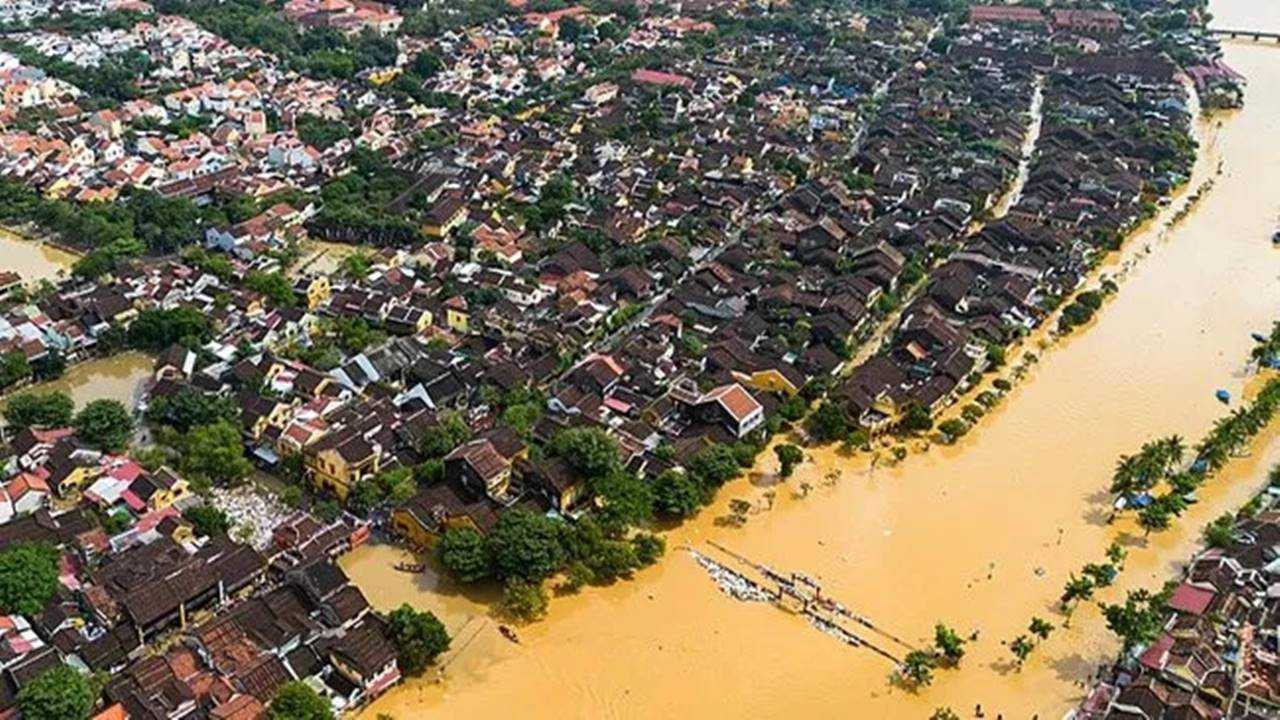 Sel ve Heyelan Orta Vietnamda Hayat Durma Noktasinda 3