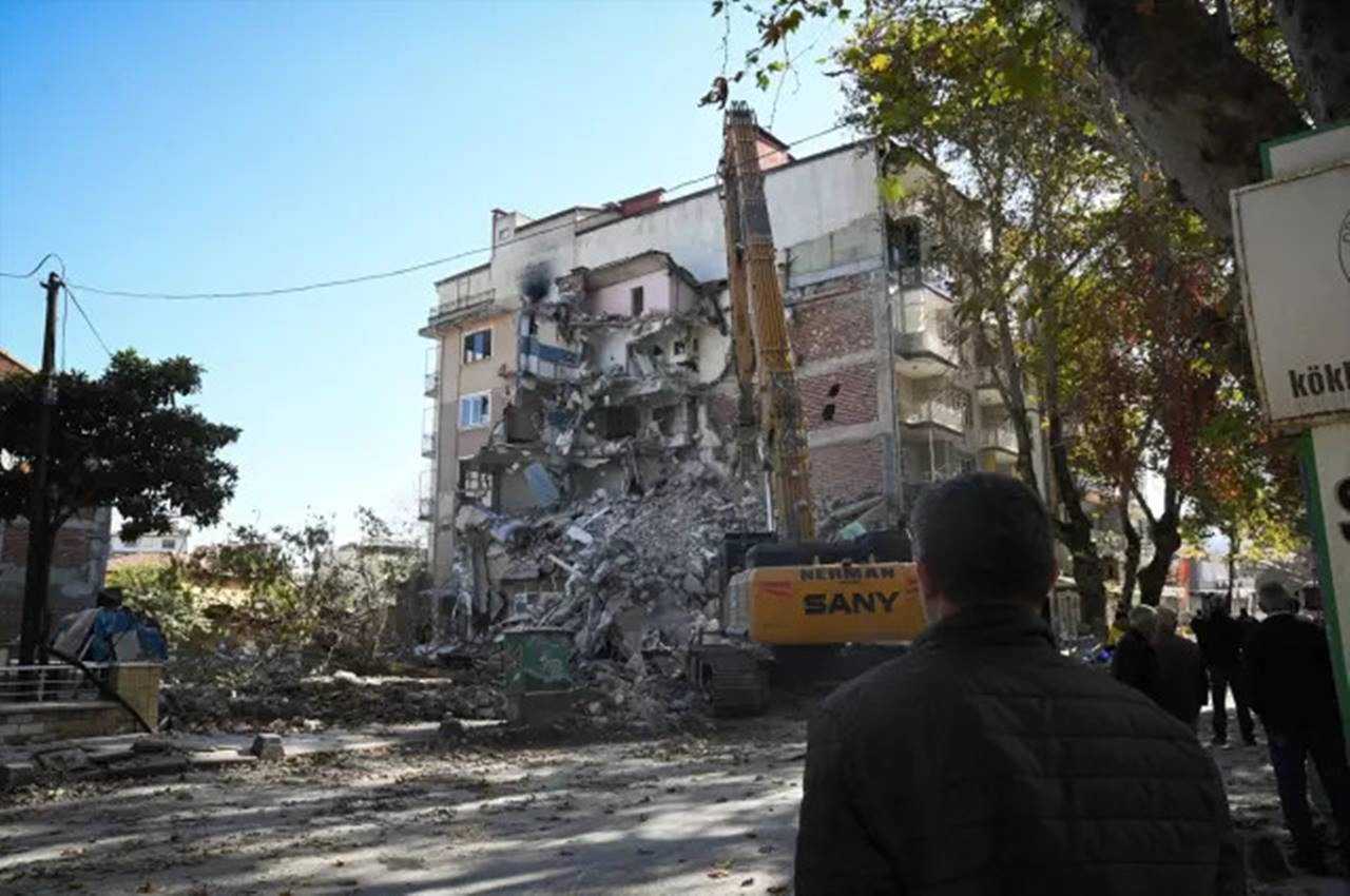 Sındırgı Afet Bölgesi İlan Edildi: 25 Milyon TL Destek 2 Sindirgi Afet Bolgesi Ilan Edildi 25 Milyon TL Destek 3