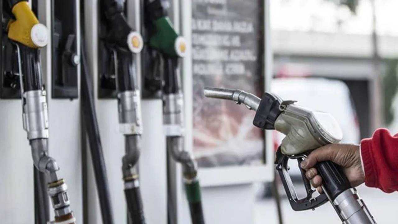 Akaryakıtta Dalgalanma: Zam ve İndirim Peş Peşe 1 Akaryakitta Dalgalanma Zam ve Indirim Pes Pese 2