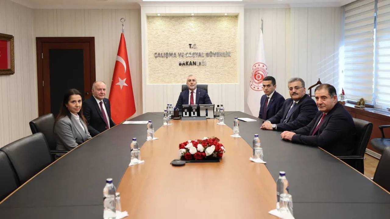 Asgari Ücret Pazarlığı Başladı: Masada Belirsizlik Hâkim 2 Asgari Ucret Pazarligi Basladi Masada Belirsizlik Hakim 3
