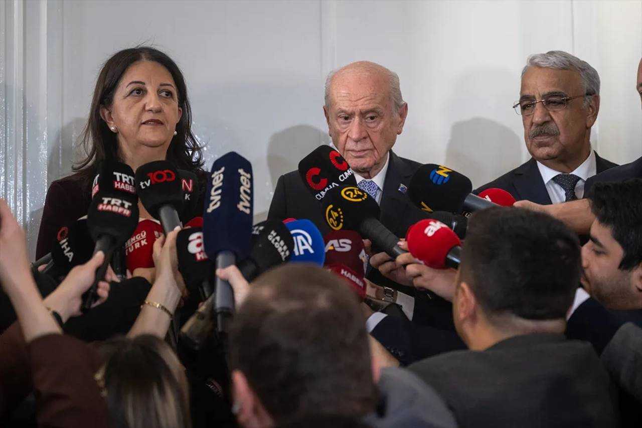 Bahçeli–DEM Heyeti Görüşmesinde Yeni Aşama Mesajı 14 Bahceli–DEM Heyeti Gorusmesinde Yeni Asama Mesaji 15