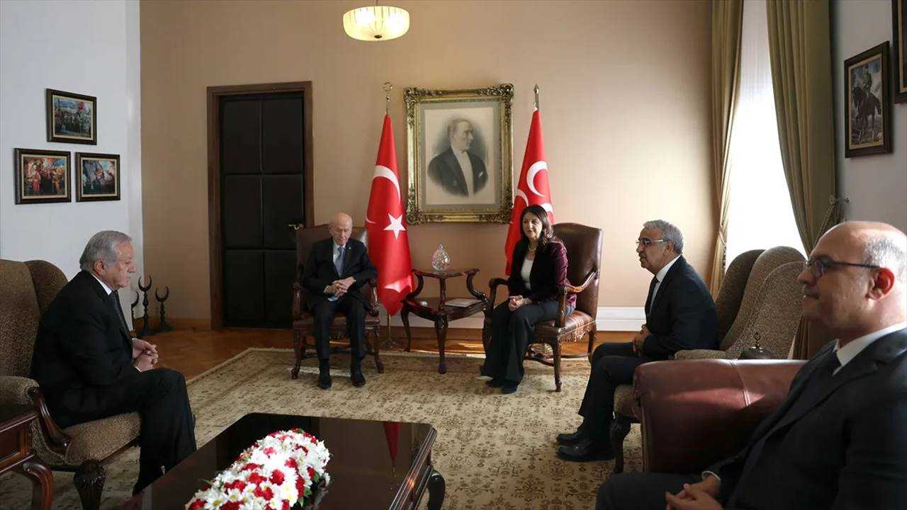 Bahçeli–DEM Heyeti Görüşmesinde Yeni Aşama Mesajı 2 Bahceli–DEM Heyeti Gorusmesinde Yeni Asama Mesaji 3