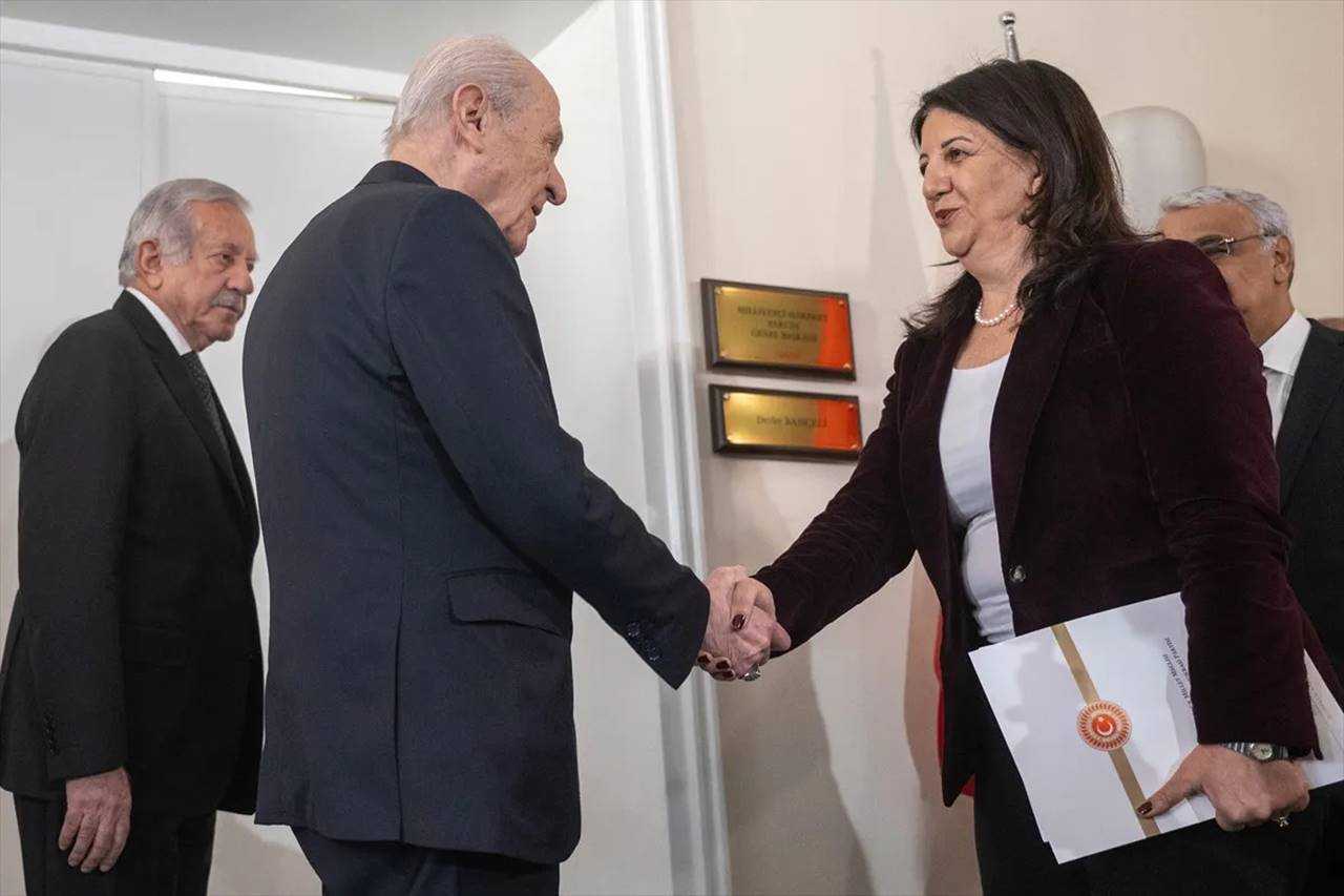 Bahçeli–DEM Heyeti Görüşmesinde Yeni Aşama Mesajı 7 Bahceli–DEM Heyeti Gorusmesinde Yeni Asama Mesaji 8
