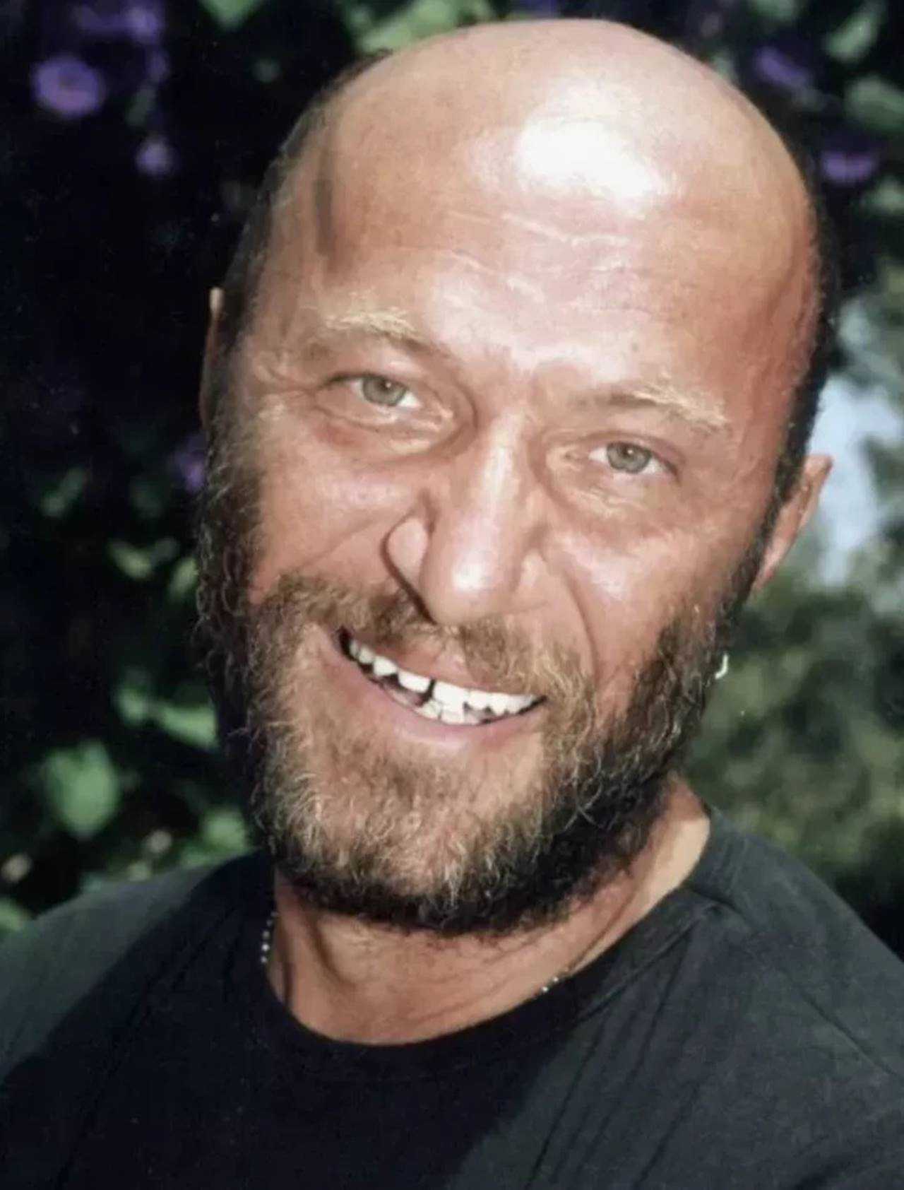 Coşkun Göğen Sağlık ve Yalnızlıkla Mücadele Ediyor 6 Coskun Gogen Saglik ve Yalnizlikla Mucadele Ediyor 7