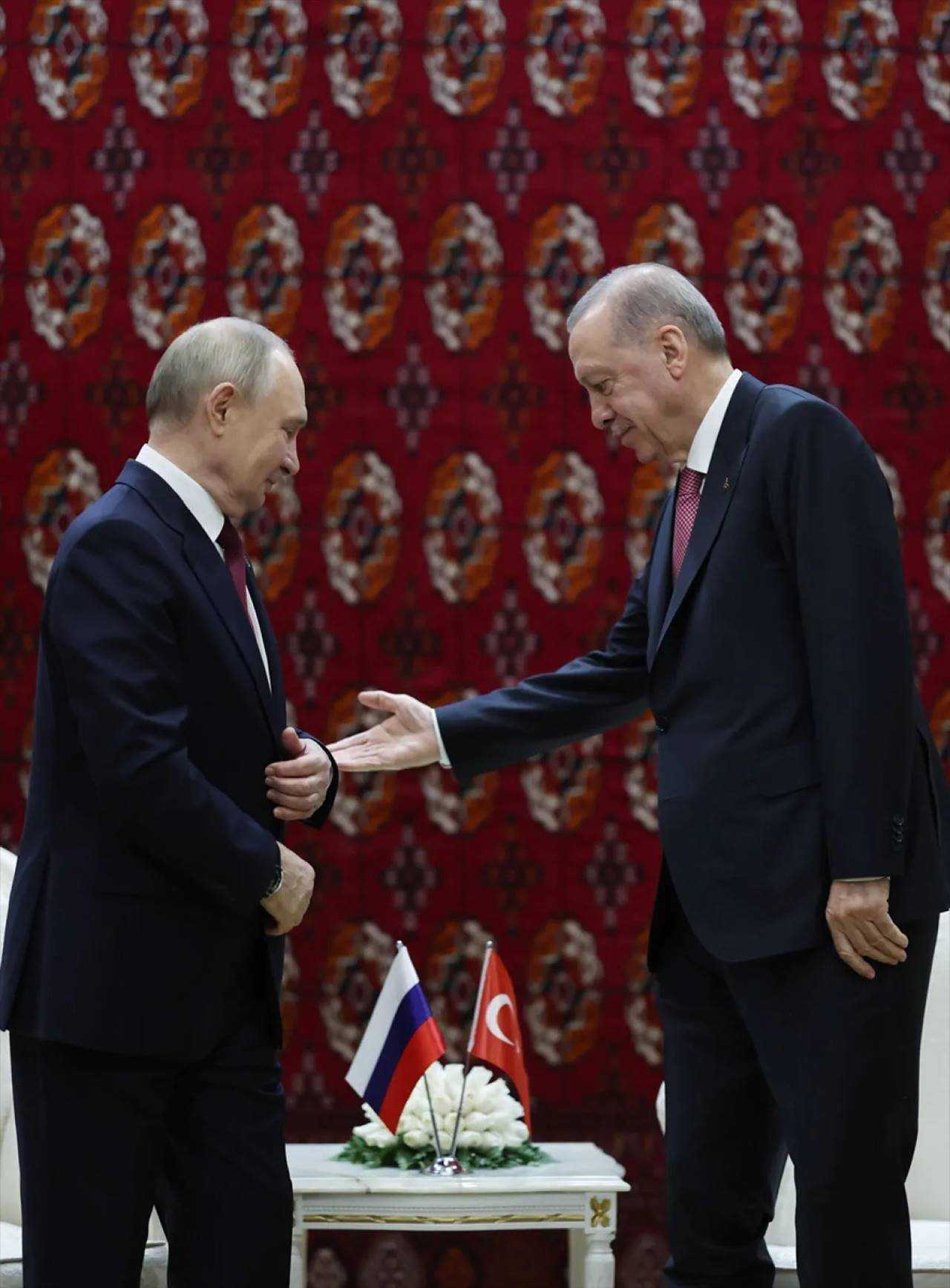 Erdoğan ve Putin Aşkabat’ta Kritik Görüşmede 4 Erdogan ve Putin Askabatta Kritik Gorusmede 4
