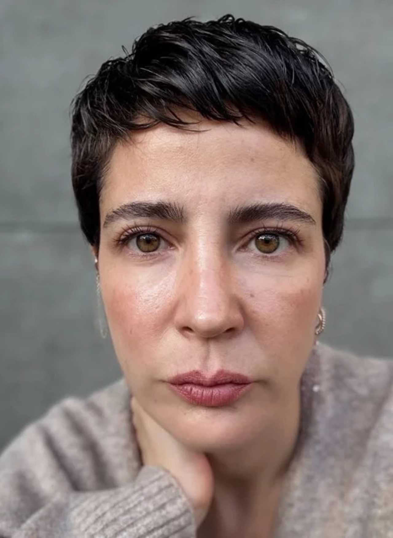Esra Şengünalp’ten Cesur İmaj Değişikliği 3 Esra Sengunalpten Cesur Imaj Degisikligi 4