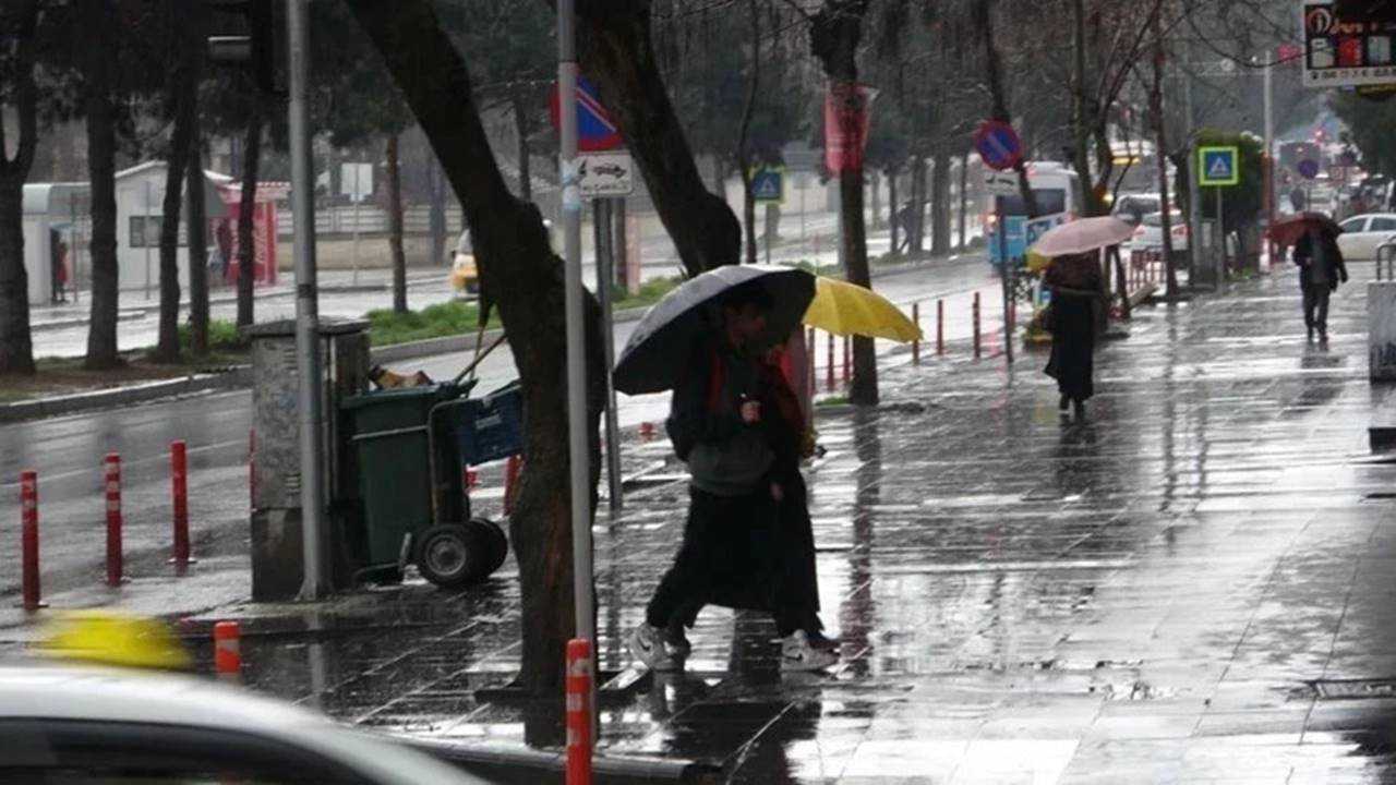 Istanbul Sular Altinda Sariyerde Yol Coktu 5
