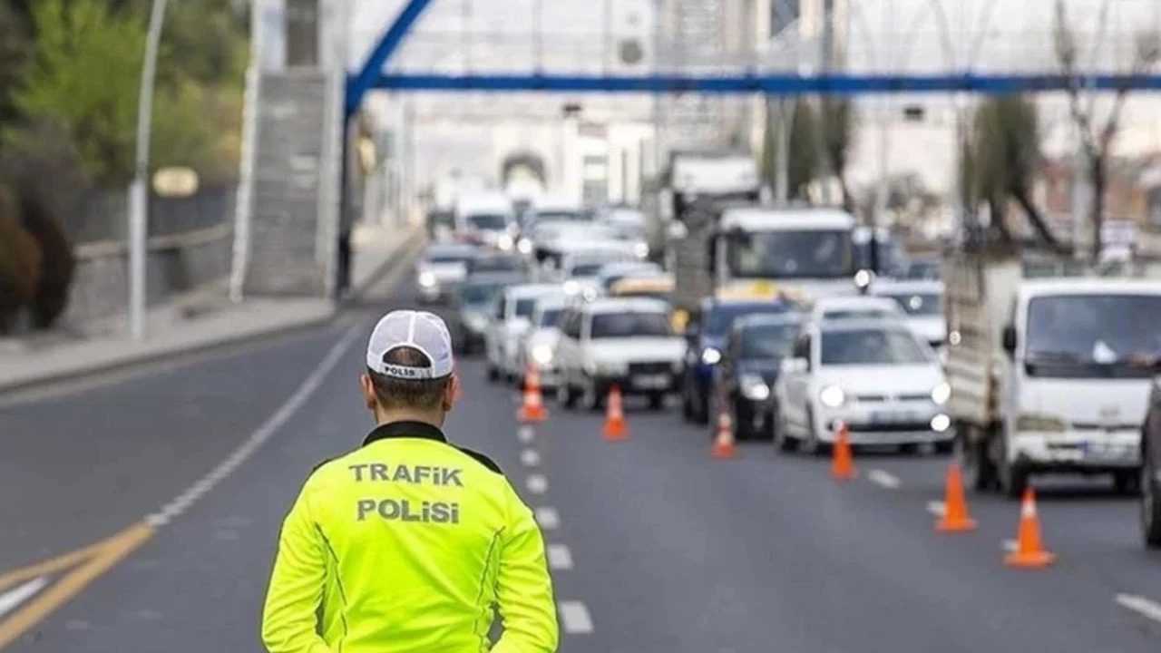 İstanbul’da Yılbaşı Alarmı: Cadde ve Sokaklar Trafiğe Kapalı 1 Istanbulda Yilbasi Alarmi Cadde ve Sokaklar Trafige Kapali 2