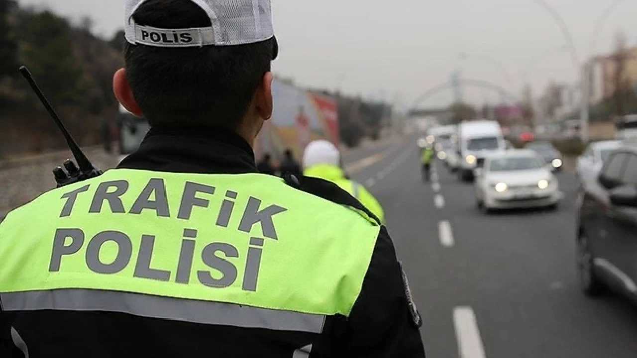İstanbul’da Yılbaşı Alarmı: Cadde ve Sokaklar Trafiğe Kapalı 2 Istanbulda Yilbasi Alarmi Cadde ve Sokaklar Trafige Kapali 3