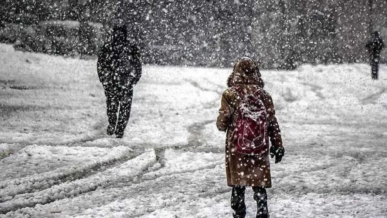 Kar Alarmı: Sıcaklık Çakılıyor, Okullar Tatil Ediliyor 2 Kar Alarmi Sicaklik Cakiliyor Okullar Tatil Ediliyor 3