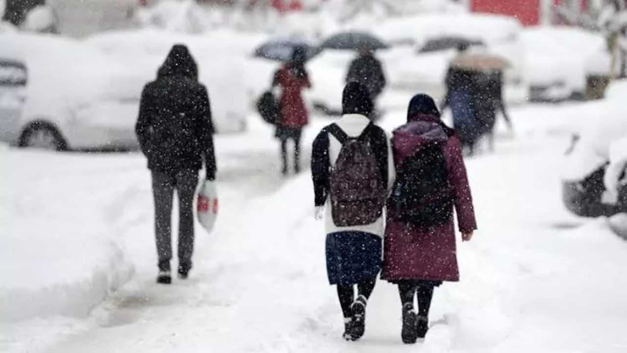 Kar Alarmı: Sıcaklık Çakılıyor, Okullar Tatil Ediliyor 5 Kar Alarmi Sicaklik Cakiliyor Okullar Tatil Ediliyor 6