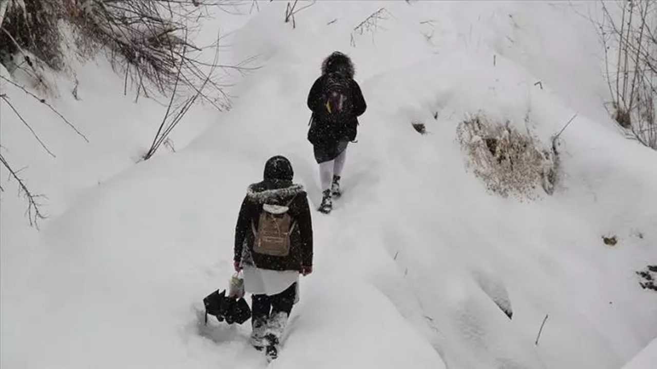 Kar Alarmı: Sıcaklık Çakılıyor, Okullar Tatil Ediliyor 7 Kar Alarmi Sicaklik Cakiliyor Okullar Tatil Ediliyor 8