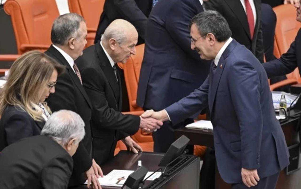 Meclis’te Bütçe Mesaisi Zirve Yaptı: Liderler Aynı Salonda 2 Mecliste Butce Mesaisi Zirve Yapti Liderler Ayni Salonda 3
