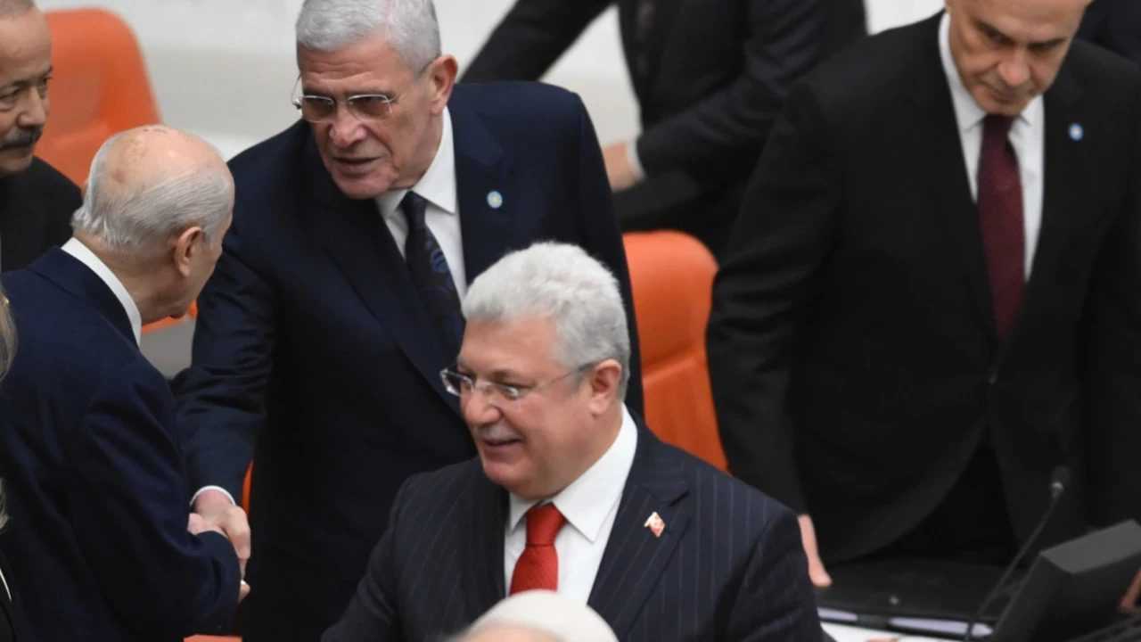 Meclis’te Bütçe Mesaisi Zirve Yaptı: Liderler Aynı Salonda 4 Mecliste Butce Mesaisi Zirve Yapti Liderler Ayni Salonda 5