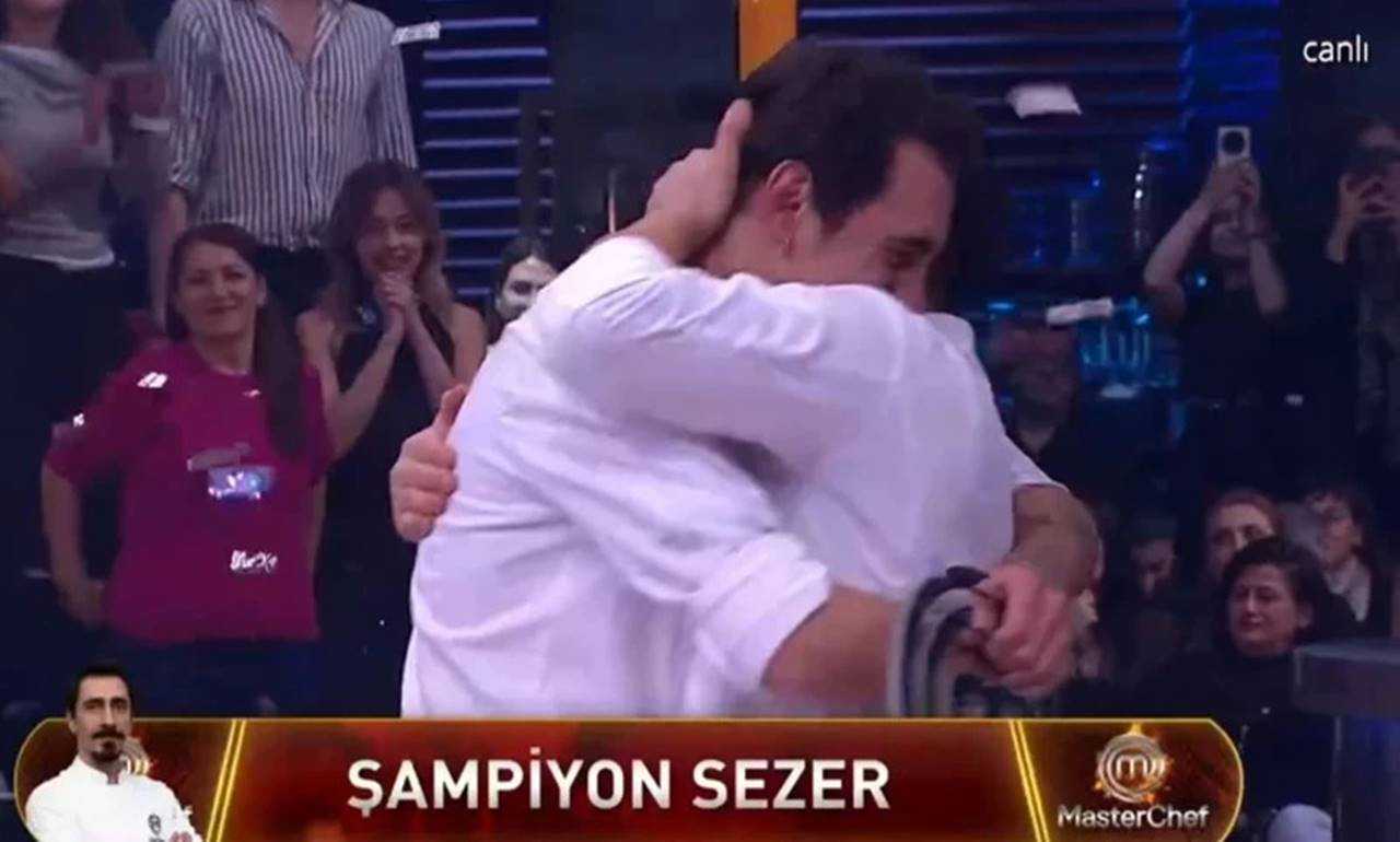 Son Saniyede Gelen Zafer: MasterChef 2025 Kupası Sezer’in 4 Son Saniyede Gelen Zafer MasterChef 2025 Kupasi Sezerin 5