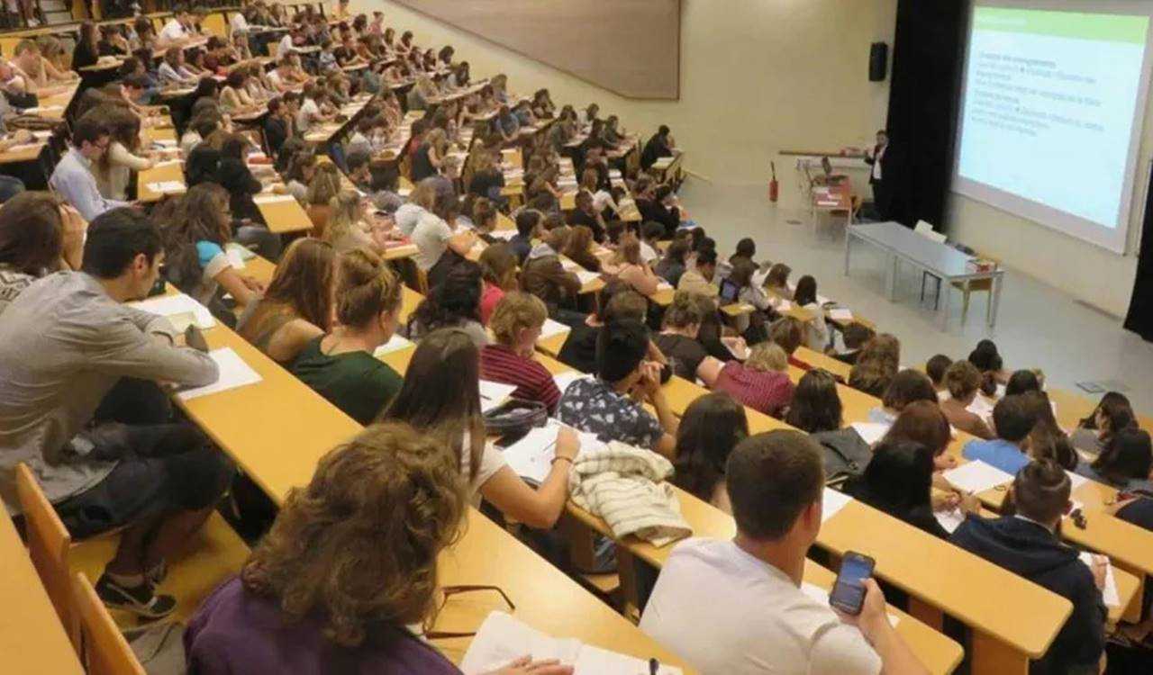 Üniversitelerde Dönüm Noktası: Lisans Eğitimi 3 Yıla İniyor 5 Universitelerde Donum Noktasi Lisans Egitimi 3 Yila Iniyor 6