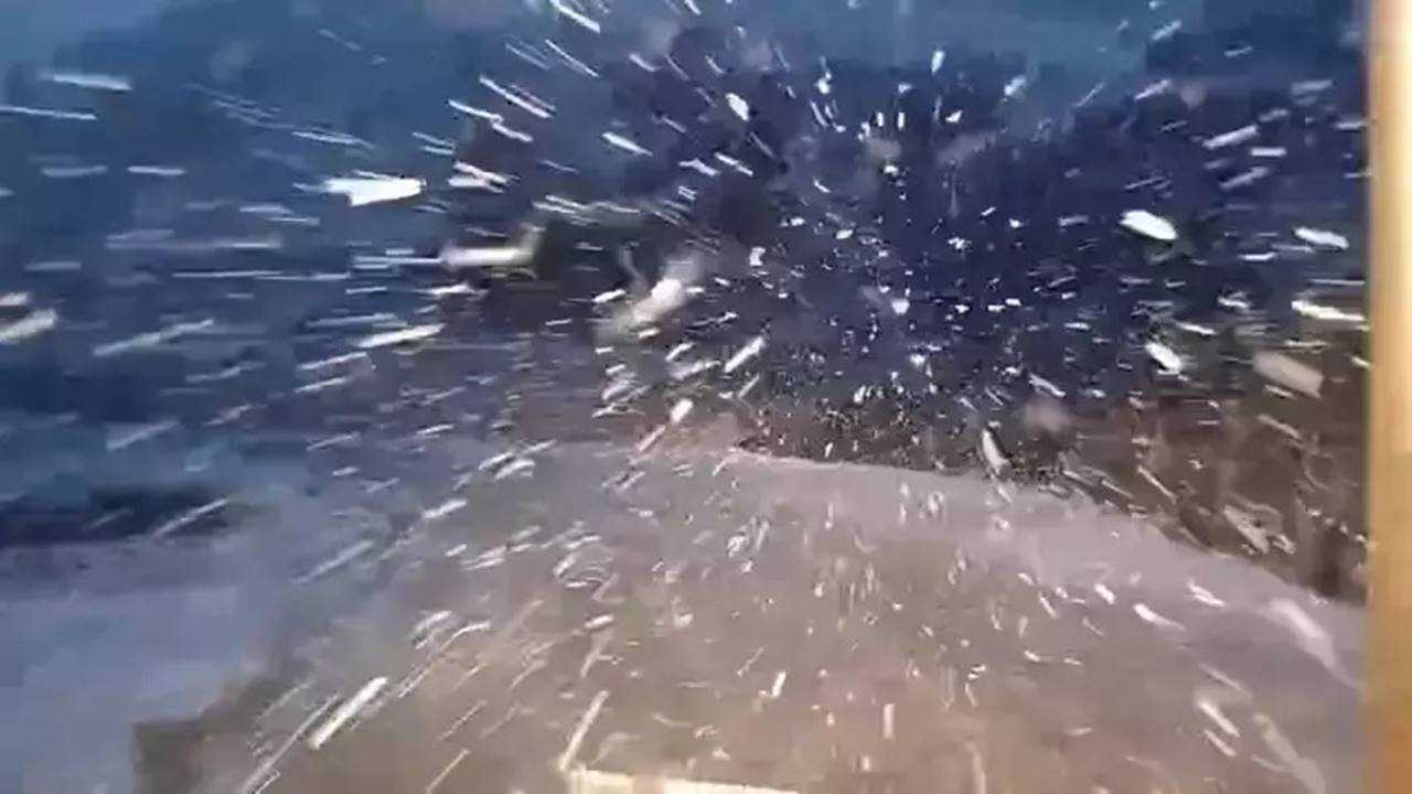 Yoğun Kar Yağışı Pervari’de Hayatı Durdurdu 2 Yogun Kar Yagisi Pervaride Hayati Durdurdu 3