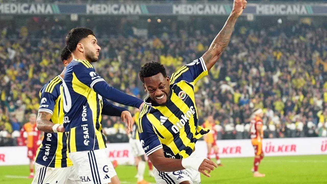 Zirvede Gerilim: Fenerbahçe 1-1 Galatasaray 2 Zirvede Gerilim Fenerbahce 1 1 Galatasaray 3