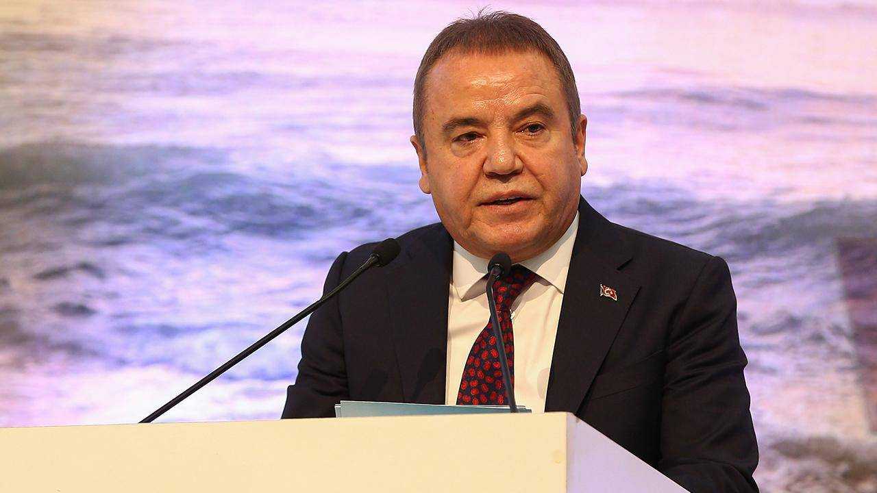 Böcek Uyku Apnesi Nedeniyle Hastaneye Kaldırıldı 2 Bocek Uyku Apnesi Nedeniyle Hastaneye Kaldirildi 3