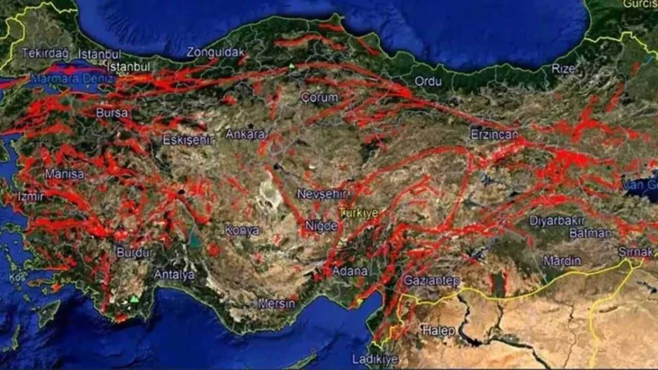 Diri Fay Uyarısı: İzmir’in Deprem Potansiyeli Yükseliyor 2 Diri Fay Uyarisi Izmirin Deprem Potansiyeli Yukseliyor 3