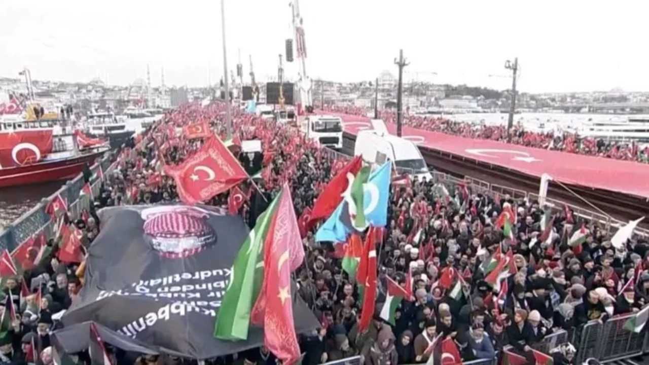 Galata Köprüsü’nde Filistin İçin Tek Ses 8 Galata Koprusunde Filistin Icin Tek Ses 9