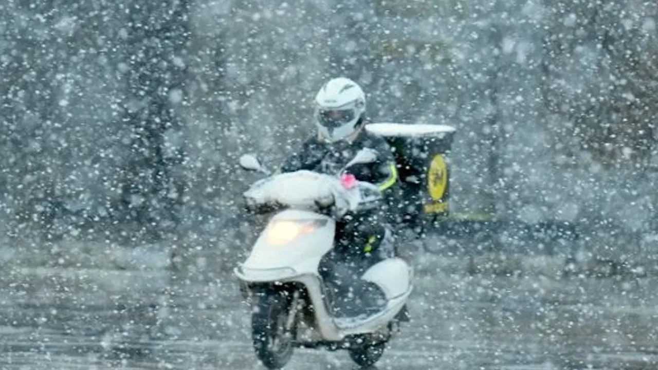İstanbul’da Kar Alarmı: Kuryelere Trafik Yasağı 3 Istanbulda Kar Alarmi Kuryelere Trafik Yasagi 4
