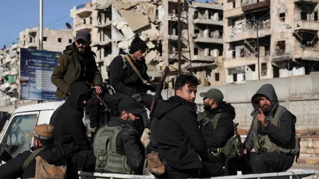 Suriye Ordusu SDG’ye Karşı Büyük Hamleyi Başlattı 1 Suriye Ordusu SDGye Karsi Buyuk Hamleyi Baslatti 2