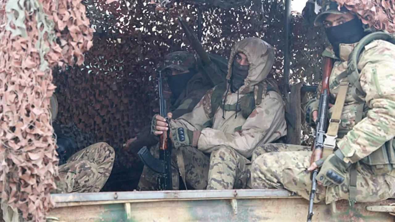 Suriye Ordusu SDG’ye Karşı Büyük Hamleyi Başlattı 2 Suriye Ordusu SDGye Karsi Buyuk Hamleyi Baslatti 3