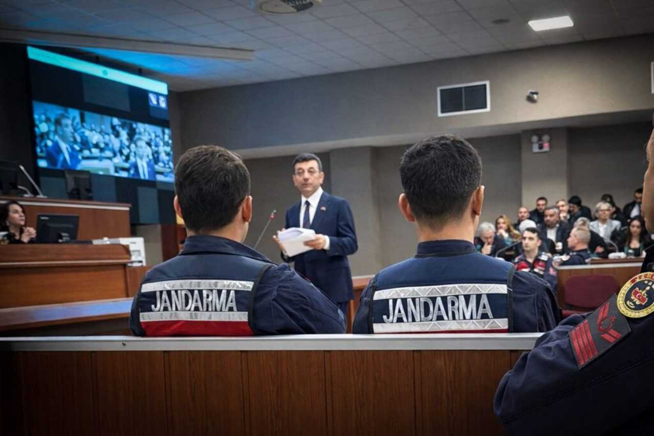 Ekrem İmamoğlu’nun Duruşmasında Salon Krizi 2 Ekrem Imamoglunun Durusmasinda Salon Krizi 3