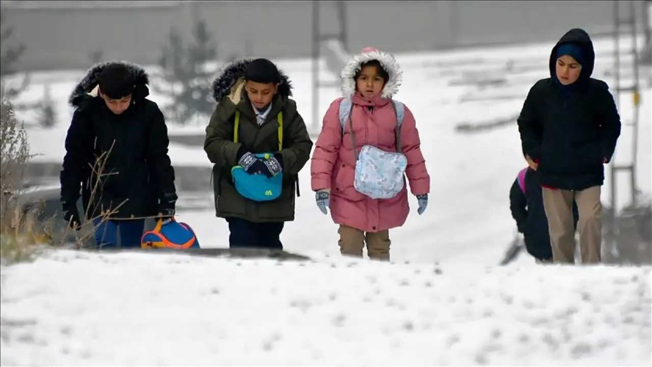 Kar ve Soğuk Hava Nedeniyle Eğitim Molası 1 Kar ve Soguk Hava Nedeniyle Egitim Molasi 2