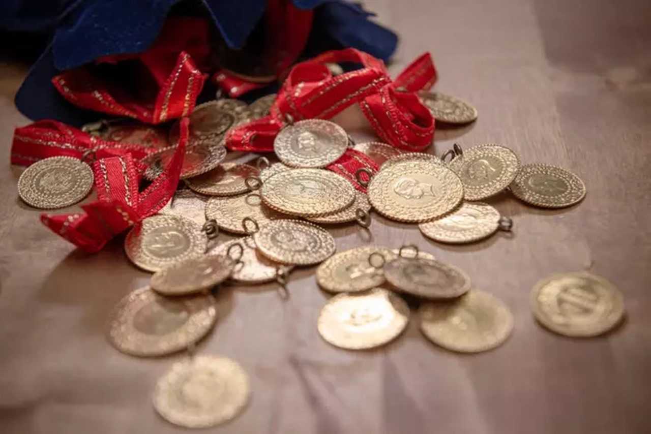 Piyasalarda Belirsizlik, Altın Fiyatları Dalgalanıyor 3 Piyasalarda Belirsizlik Altin Fiyatlari Dalgalaniyor 4