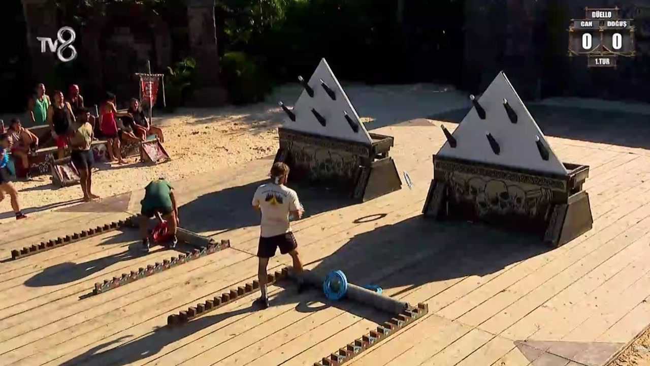 Survivor’da Kader Gecesi! Düello Sonrası Doğuş Elendi 9 Survivorda Kader Gecesi Duello Sonrasi Dogus Elendi 10
