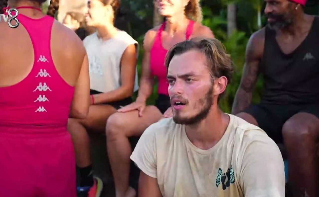 Survivor’da Kader Gecesi! Düello Sonrası Doğuş Elendi 10 Survivorda Kader Gecesi Duello Sonrasi Dogus Elendi 11