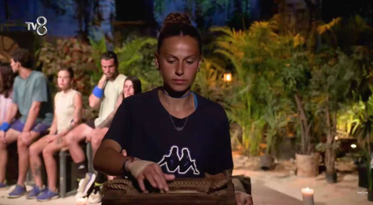 Survivorda Kader Gecesi Odul Duello ve Sok Ayrilik 14