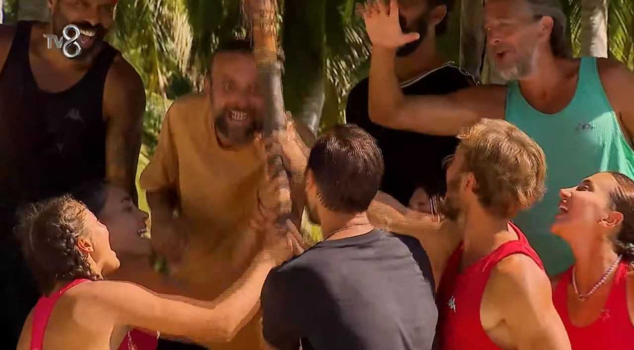 Survivorda Yemek Krizi Unluler Kazandi Onur Alp Potada 10