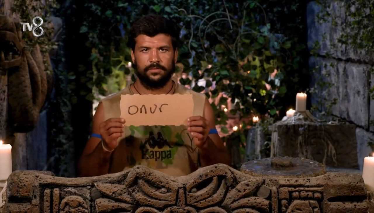 Survivorda Yemek Krizi Unluler Kazandi Onur Alp Potada 12