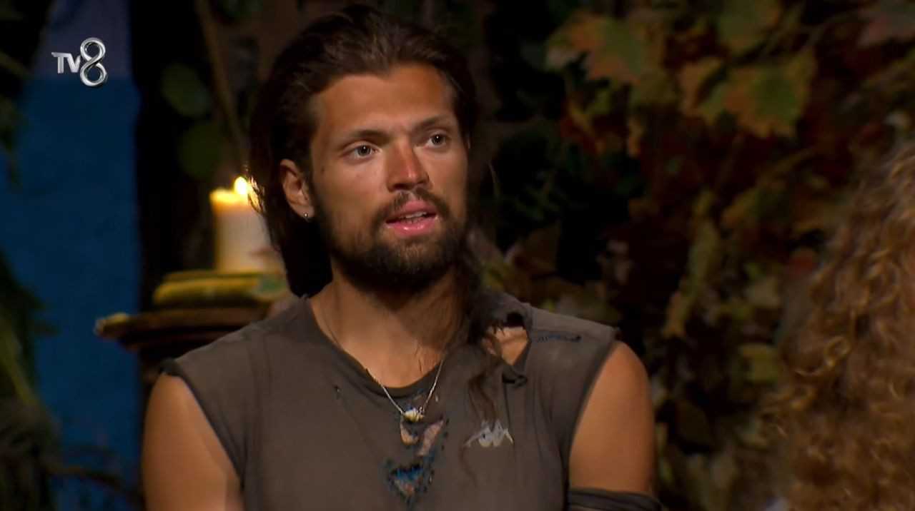 Survivorda Yemek Krizi Unluler Kazandi Onur Alp Potada 13