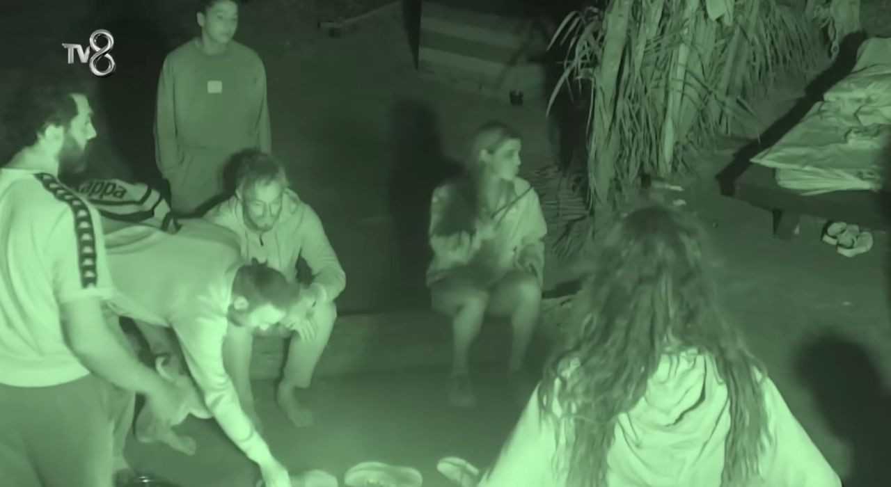 Survivorda Yemek Krizi Unluler Kazandi Onur Alp Potada 4