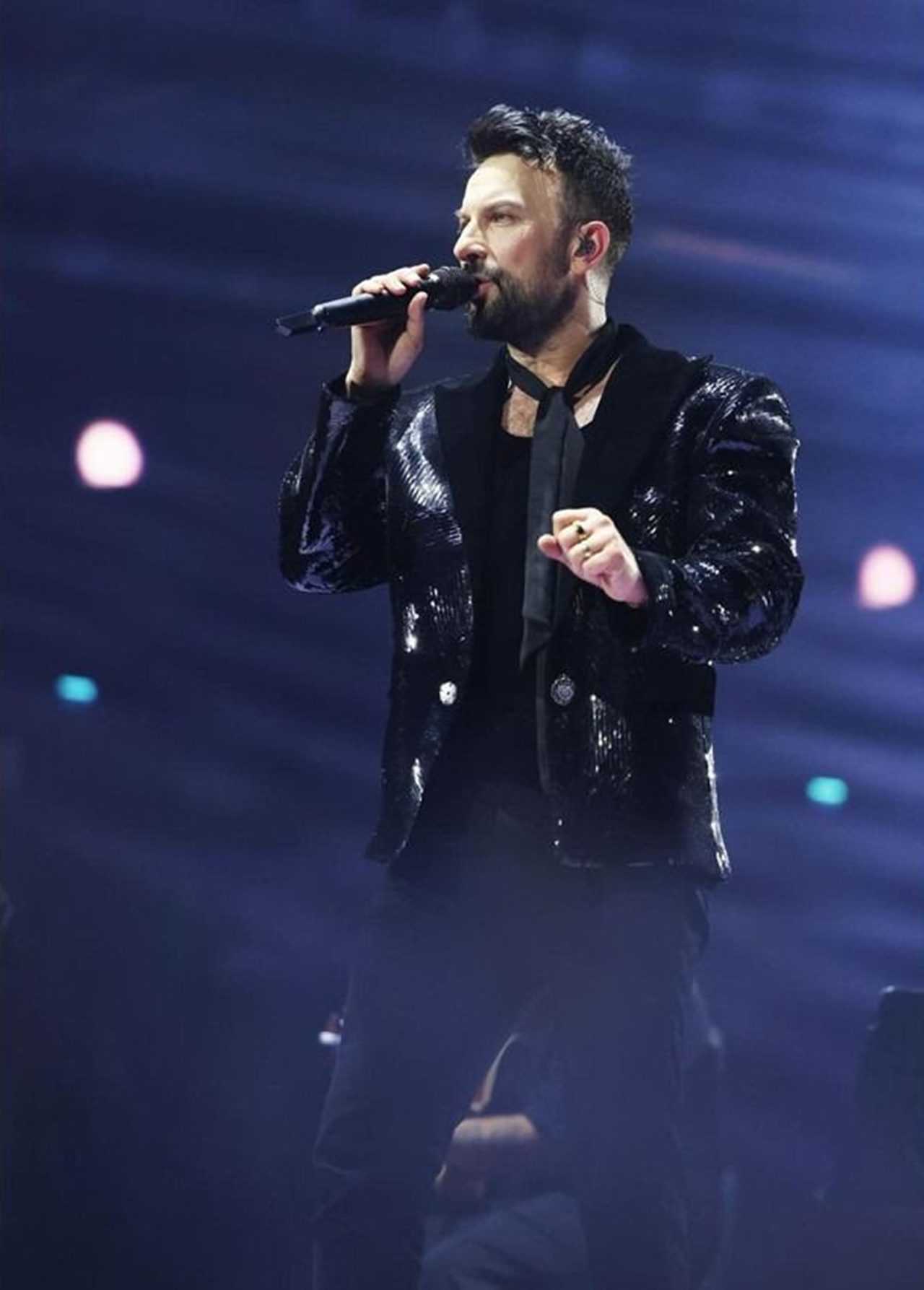 Tarkan’ın Kalbi Ailesinde: Liya’ya Kavuşma Anı 1 Tarkanin Kalbi Ailesinde Liyaya Kavusma Ani 2