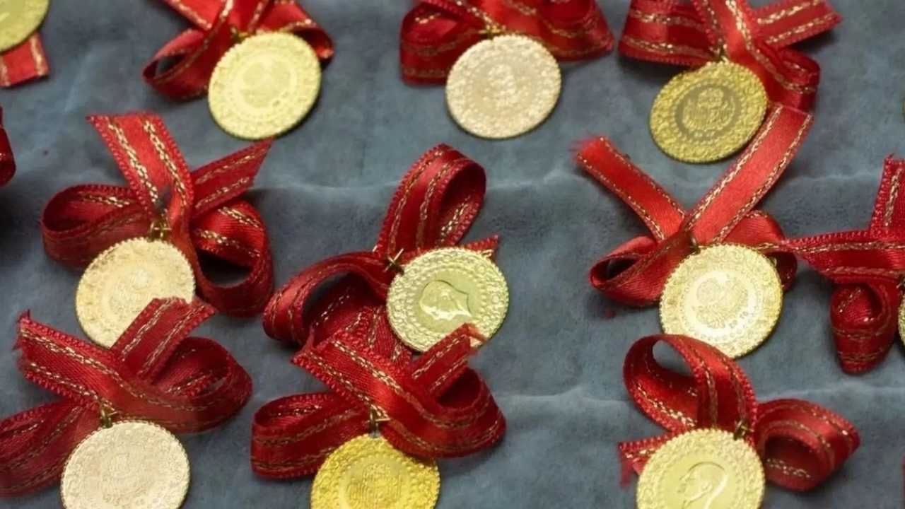 Altında Sabah Şoku: Gram ve Çeyrek Altın Geriledi 3 Altinda Sabah Soku Gram ve Ceyrek Altin Geriledi 4
