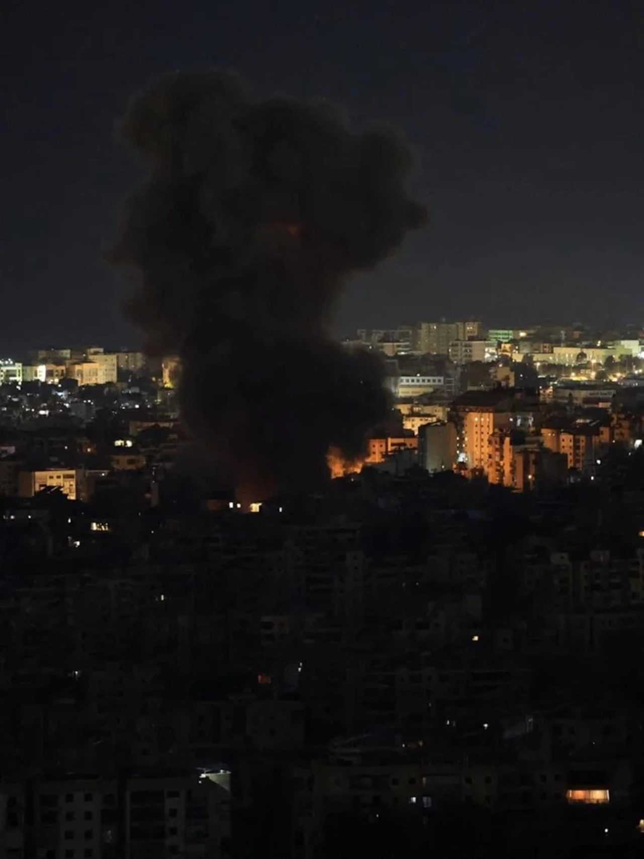Beyrut’un Güneyinde Felaket: İsrail Saldırıları Yoğunlaştı 2 Beyrutun Guneyinde Felaket Israil Saldirilari Yogunlasti 3