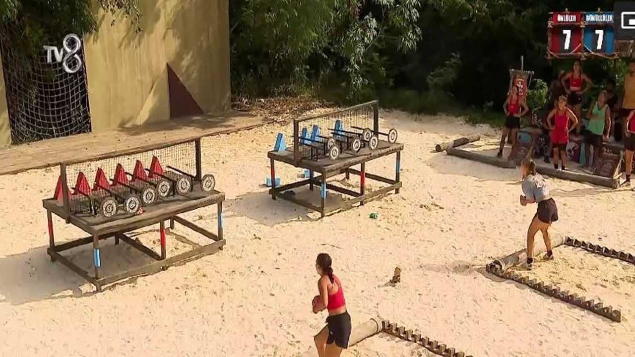 Çamur, Zil ve Bayrak Mücadelesi: Survivor’da Heyecan Dorukta 11 Camur Zil ve Bayrak Mucadelesi Survivorda Heyecan Dorukta 12