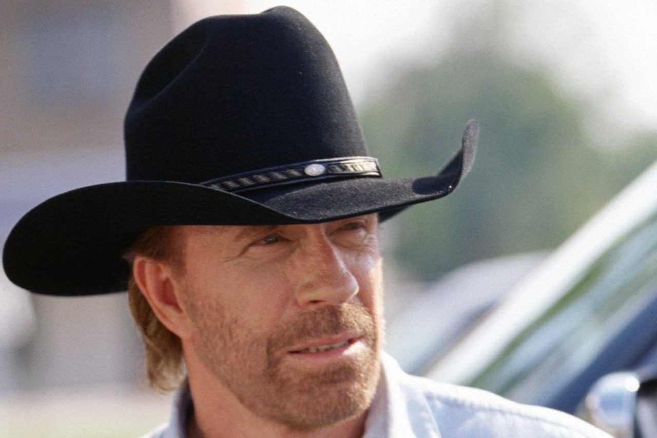 Chuck Norris Hayatını Kaybetti: Efsaneye Veda 2 Chuck Norris Hayatini Kaybetti Efsaneye Veda 3