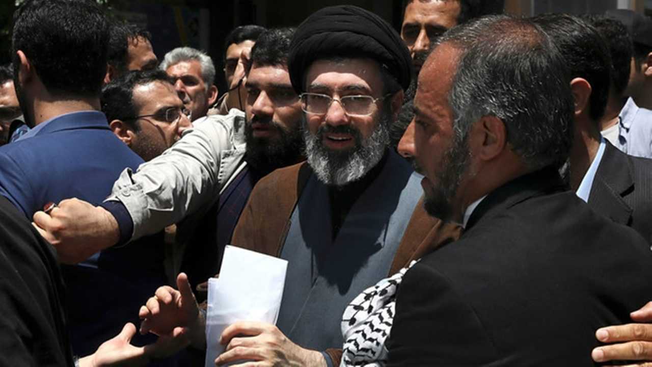 Hamaney Sonrası İran: Uzmanlar Meclisi Yeni Lideri Açıkladı 2 Hamaney Sonrasi Iran Uzmanlar Meclisi Yeni Lideri Acikladi 3