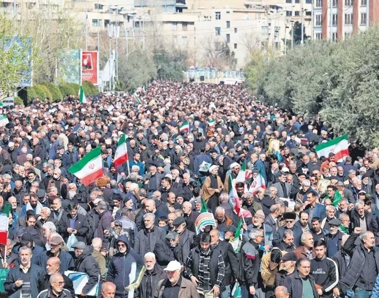 Hamaney’in Ölümü Sonrası İran’da Beklenen Çöküş Olmadı 2 Hamaneyin Olumu Sonrasi Iranda Beklenen Cokus Olmadi 2