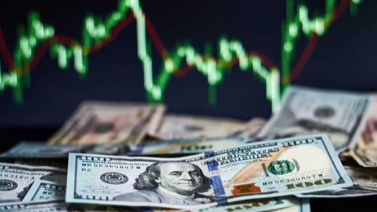 Piyasalarda Hareketlilik: Dolar ve Euro Rekor Seviyelerde 1 Piyasalarda Hareketlilik Dolar ve Euro Rekor Seviyelerde 2