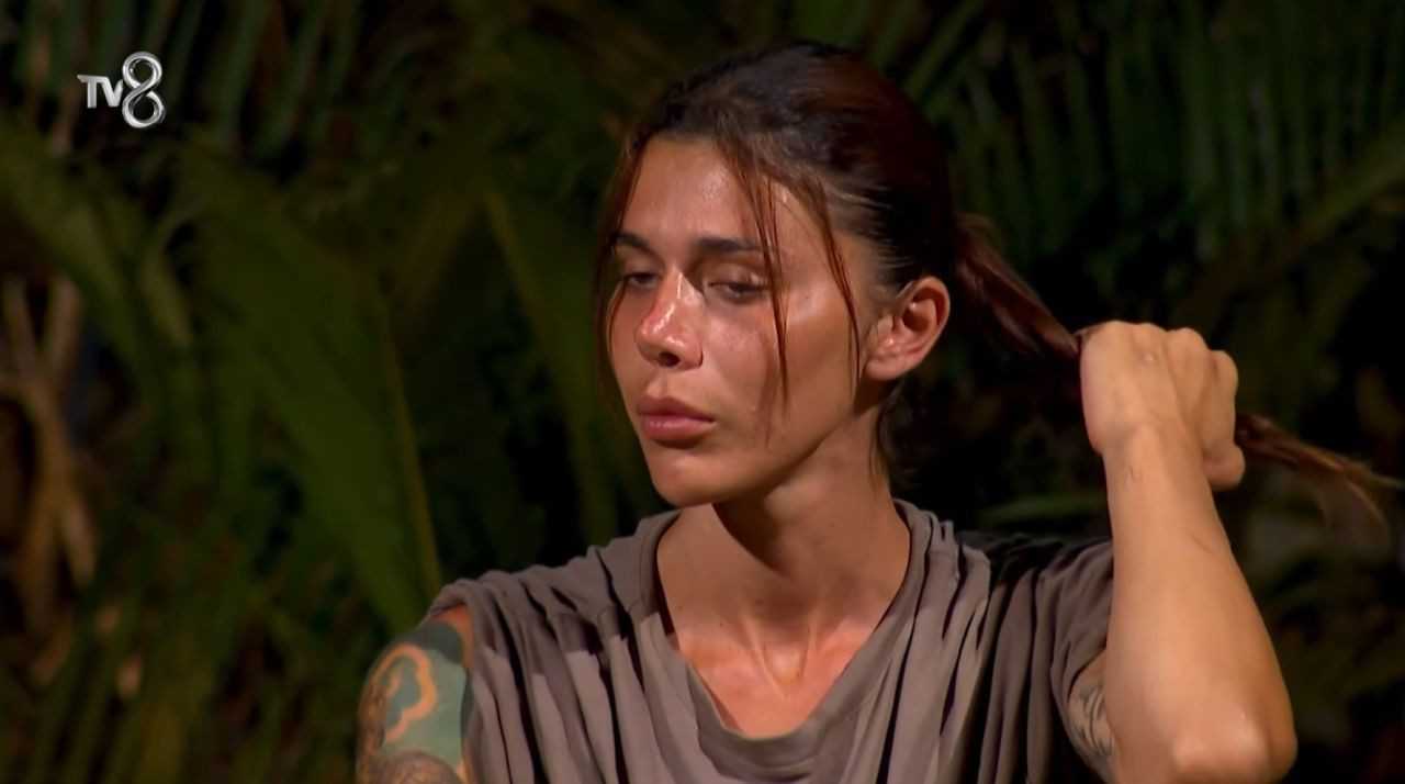 Survivor’da Aşk Krizi Büyüyor: Nefise Benim İçin Bitti Dedi 10 Survivorda Ask Krizi Buyuyor Nefise Benim Icin Bitti Dedi 11