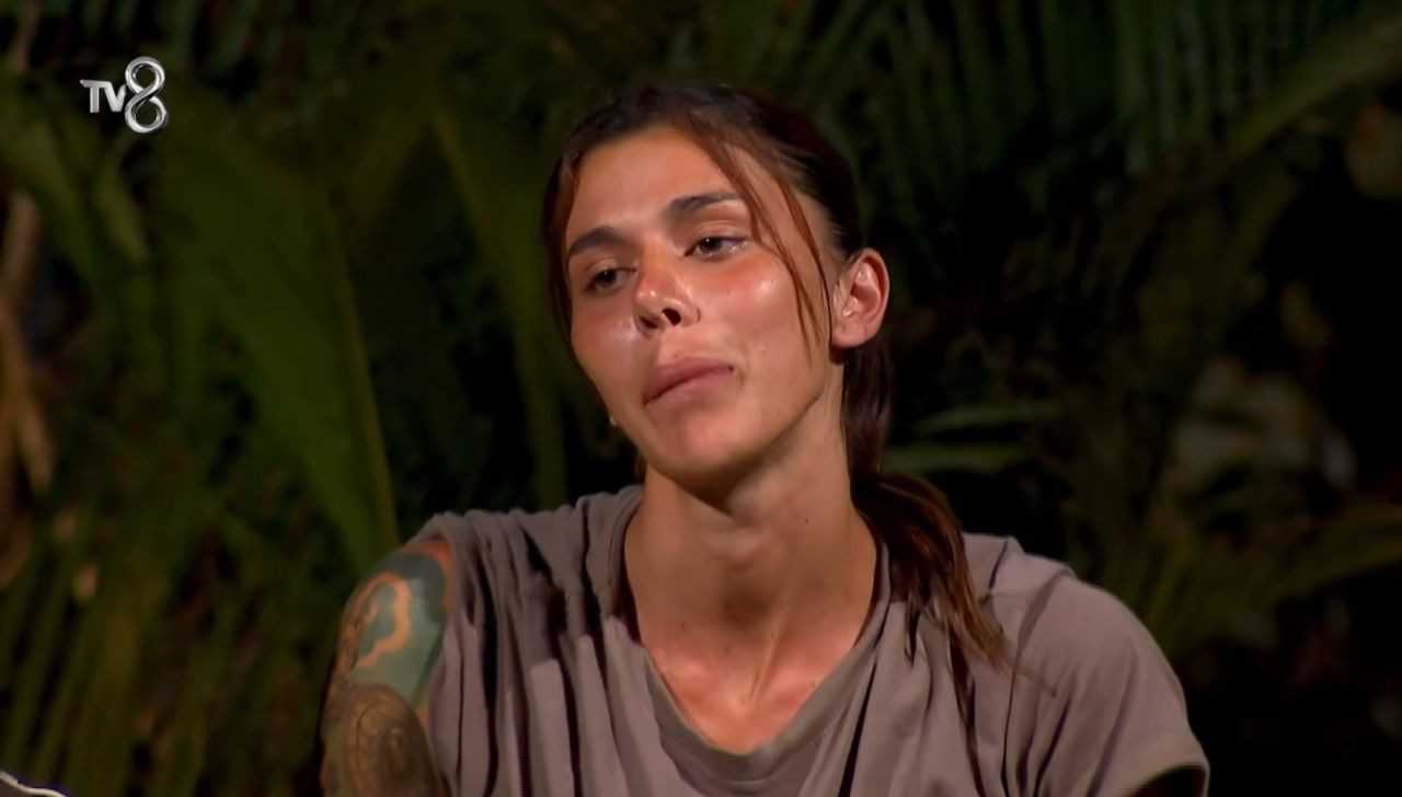 Survivor’da Aşk Krizi Büyüyor: Nefise Benim İçin Bitti Dedi 12 Survivorda Ask Krizi Buyuyor Nefise Benim Icin Bitti Dedi 13