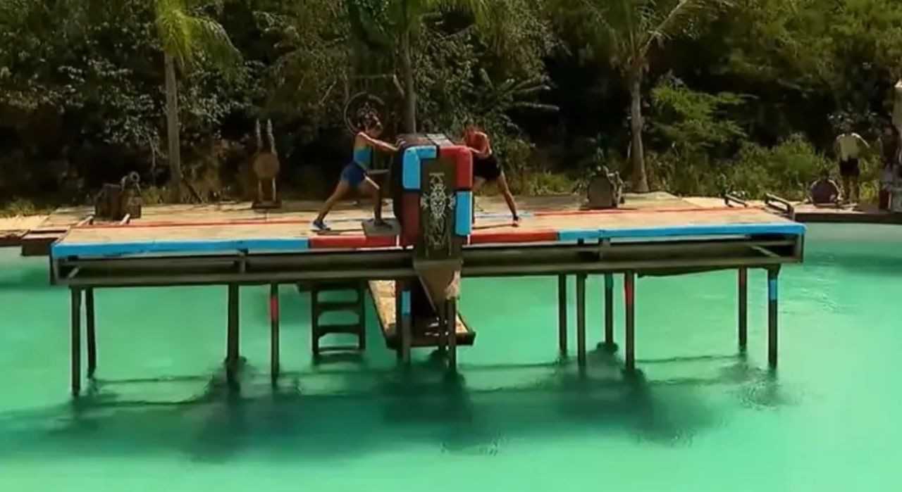 Survivor’da Aşk Krizi Büyüyor: Nefise Benim İçin Bitti Dedi 4 Survivorda Ask Krizi Buyuyor Nefise Benim Icin Bitti Dedi 5