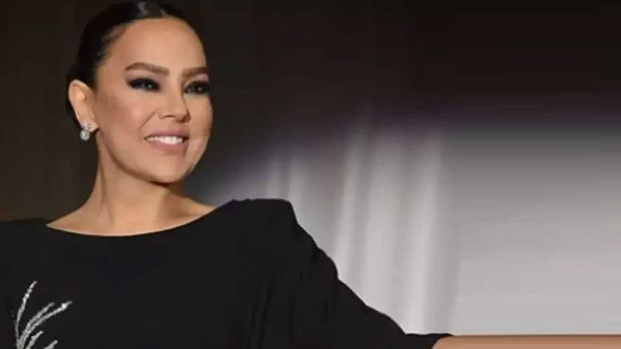 Ebru Gündeş’ten Sahneye Damga Vuran İtiraf 1 Ebru Gundesten Sahneye Damga Vuran Itiraf 2